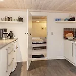 6 Person In Laeso-by Traum